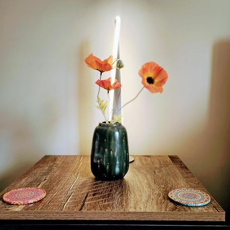 Grassmere - 3 Bed House With Private Garden ฮอร์เลย์ ภายนอก รูปภาพ