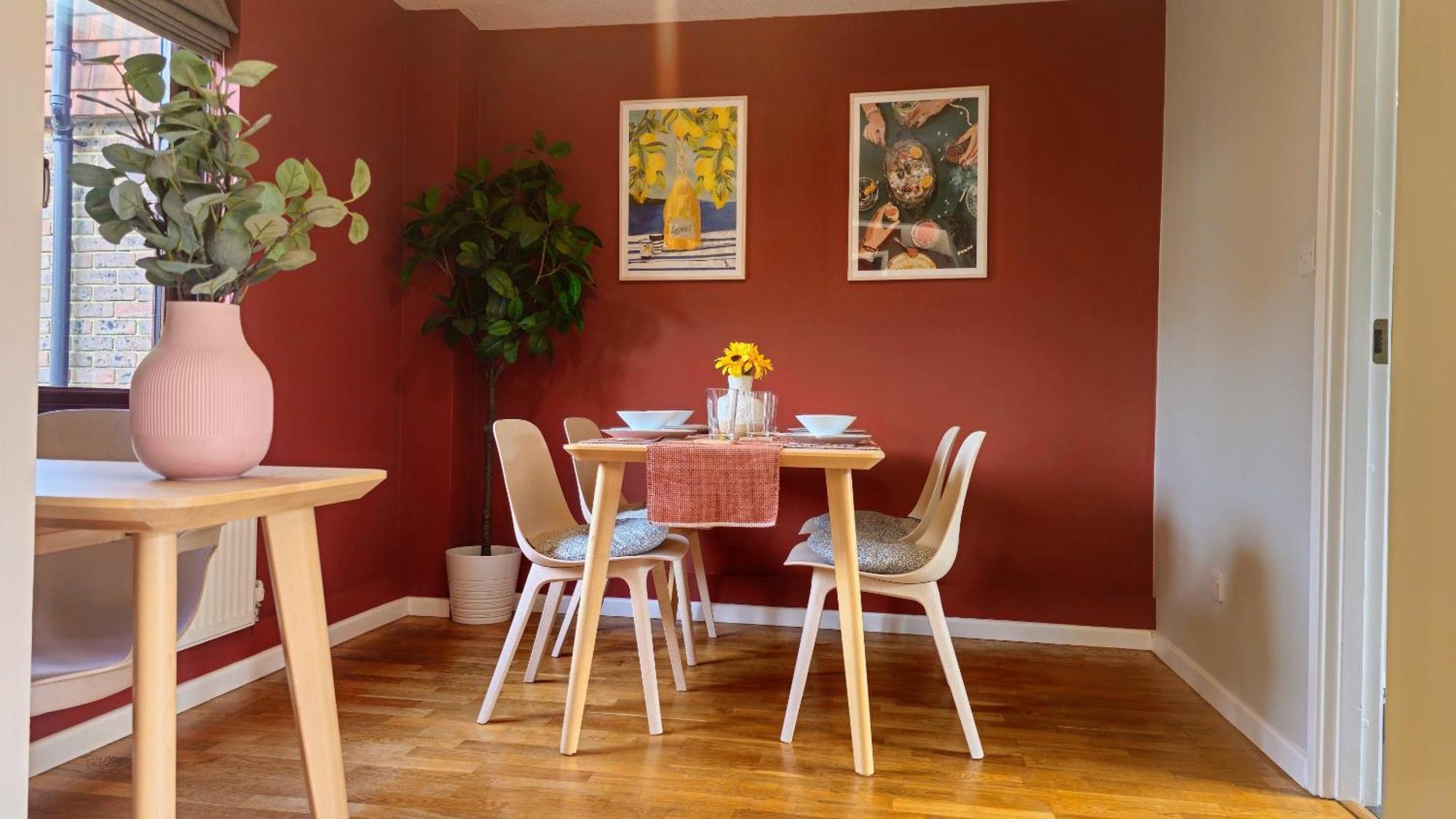 Grassmere - 3 Bed House With Private Garden ฮอร์เลย์ ภายนอก รูปภาพ